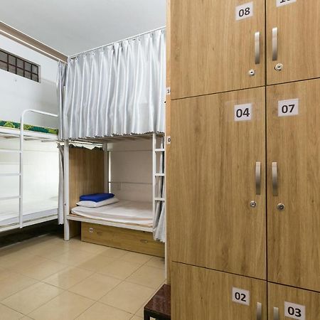 Spot On 710 Sakura Hostel Cholon Хошимин Экстерьер фото