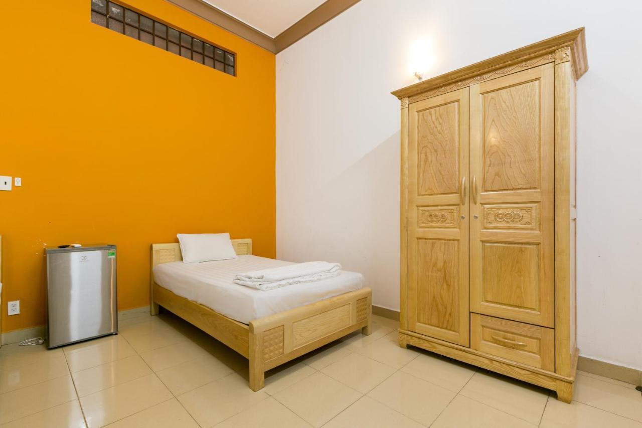 Spot On 710 Sakura Hostel Cholon Хошимин Экстерьер фото